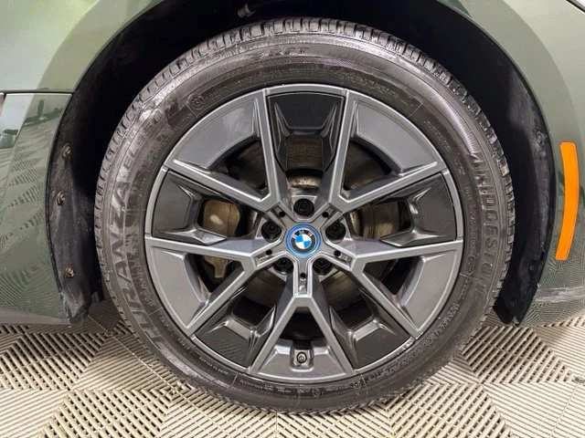 Used 2024 Green BMW xDrive40 image 23