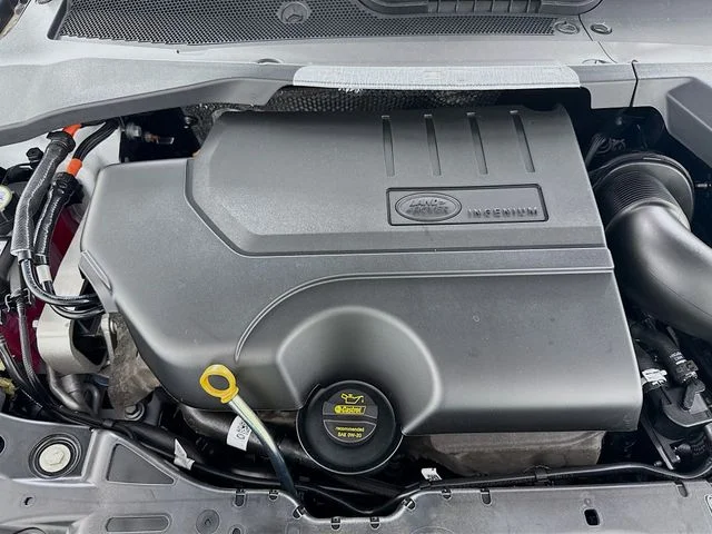 New 2026 Fuji White Land Rover Dynamic SE image 32