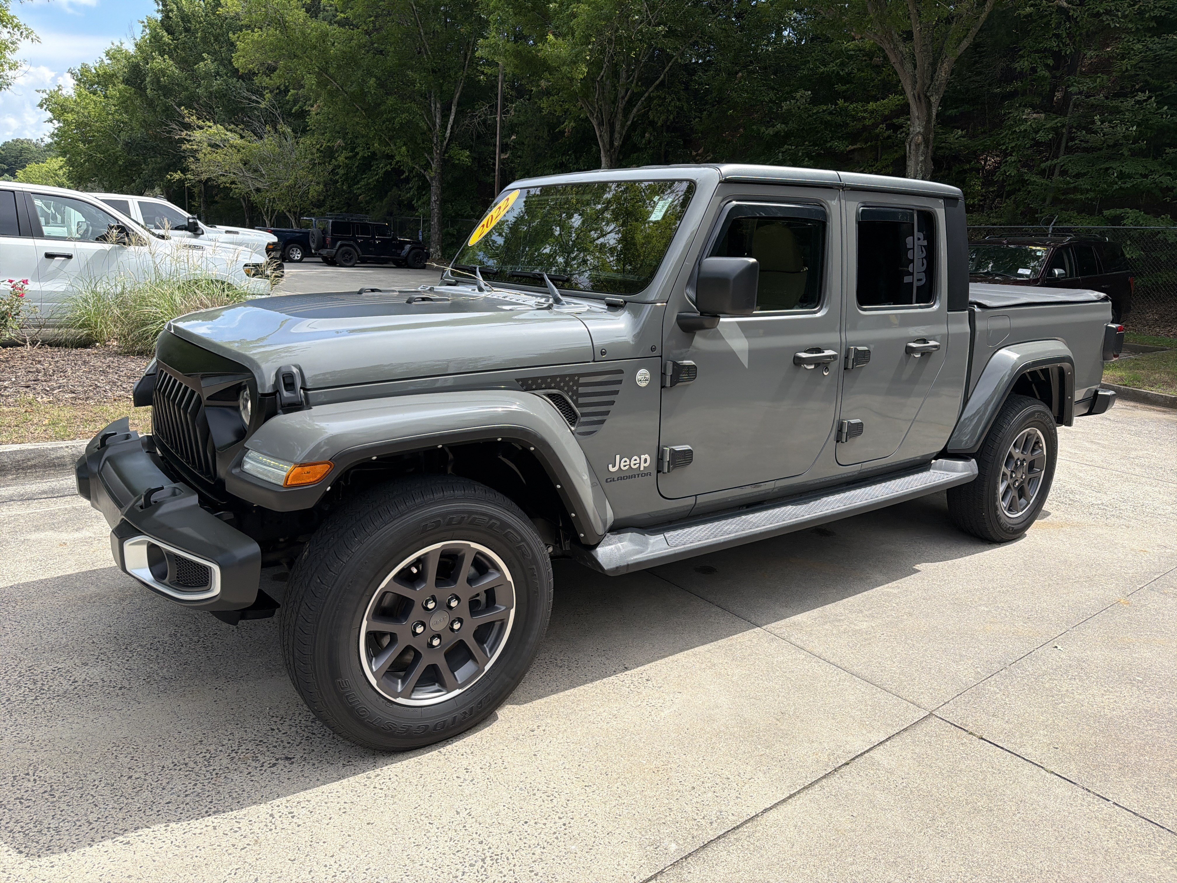 Used 2022 Sting-Gray Clearcoat Jeep Overland image 3