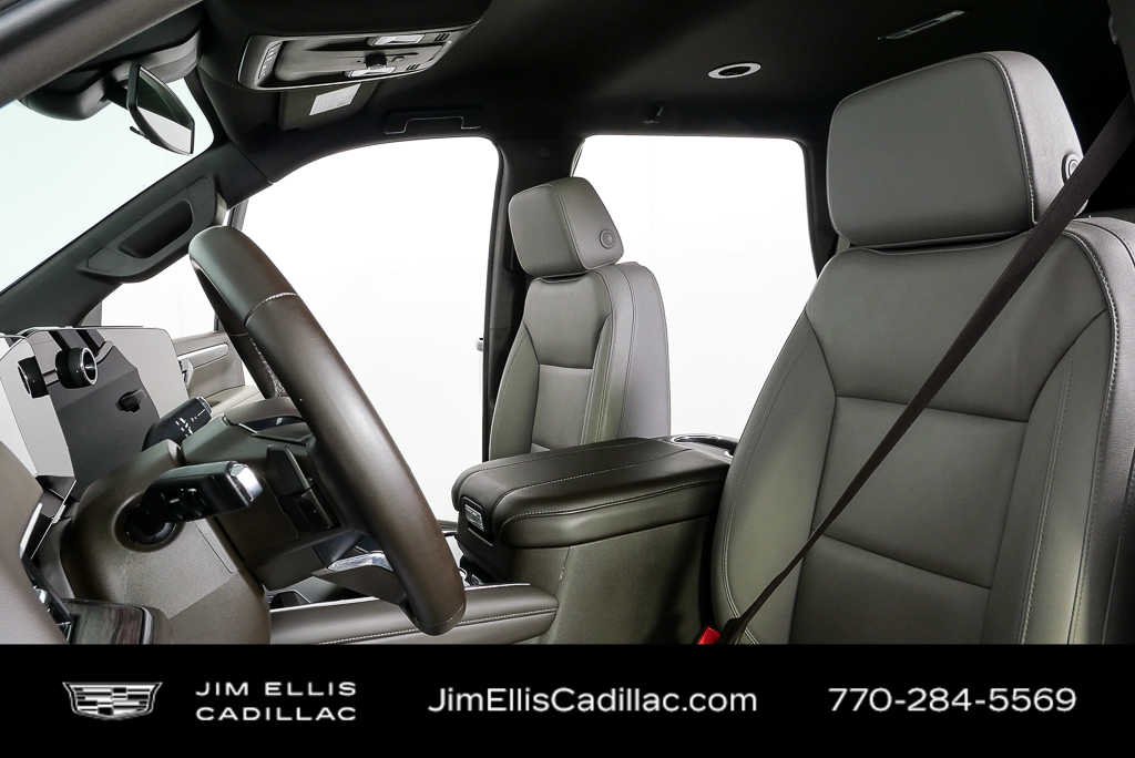 Used 2025 Black Chevrolet LT image 5