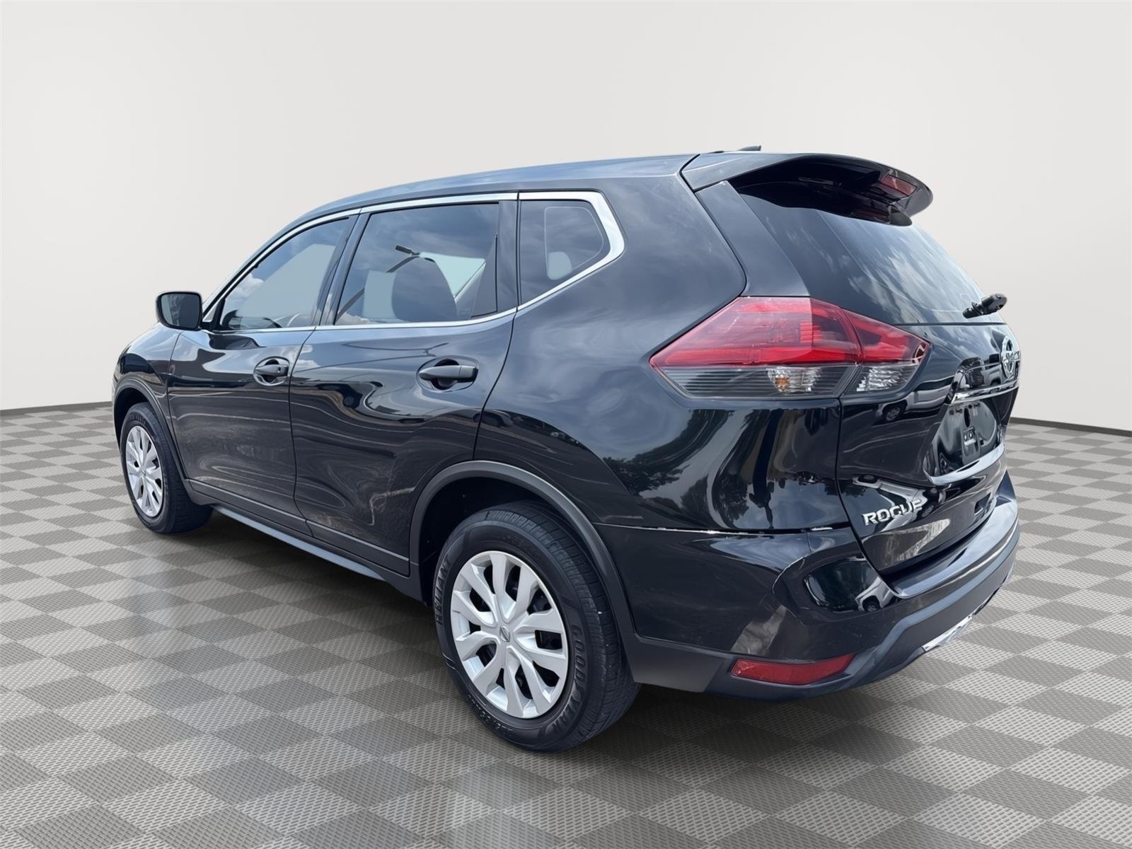 Used 2020 Magnetic Black Pearl Nissan S image 11
