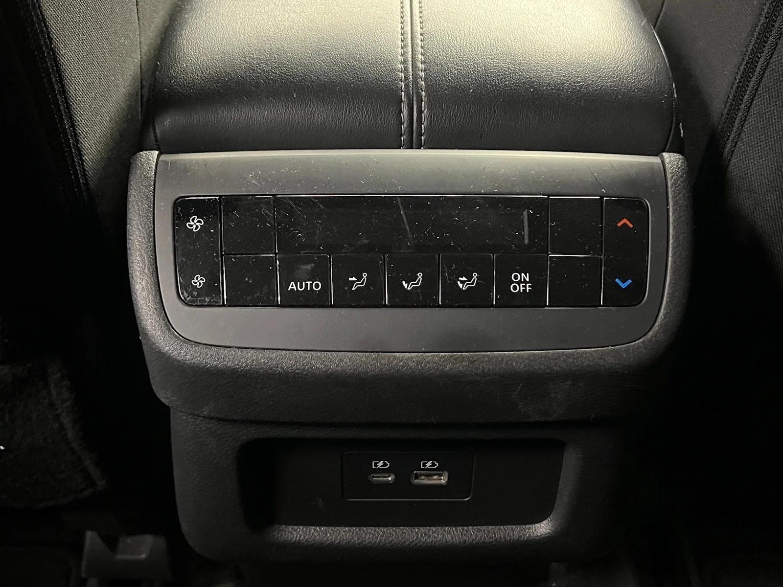 2024 Nissan Pathfinder SV - Photo 25