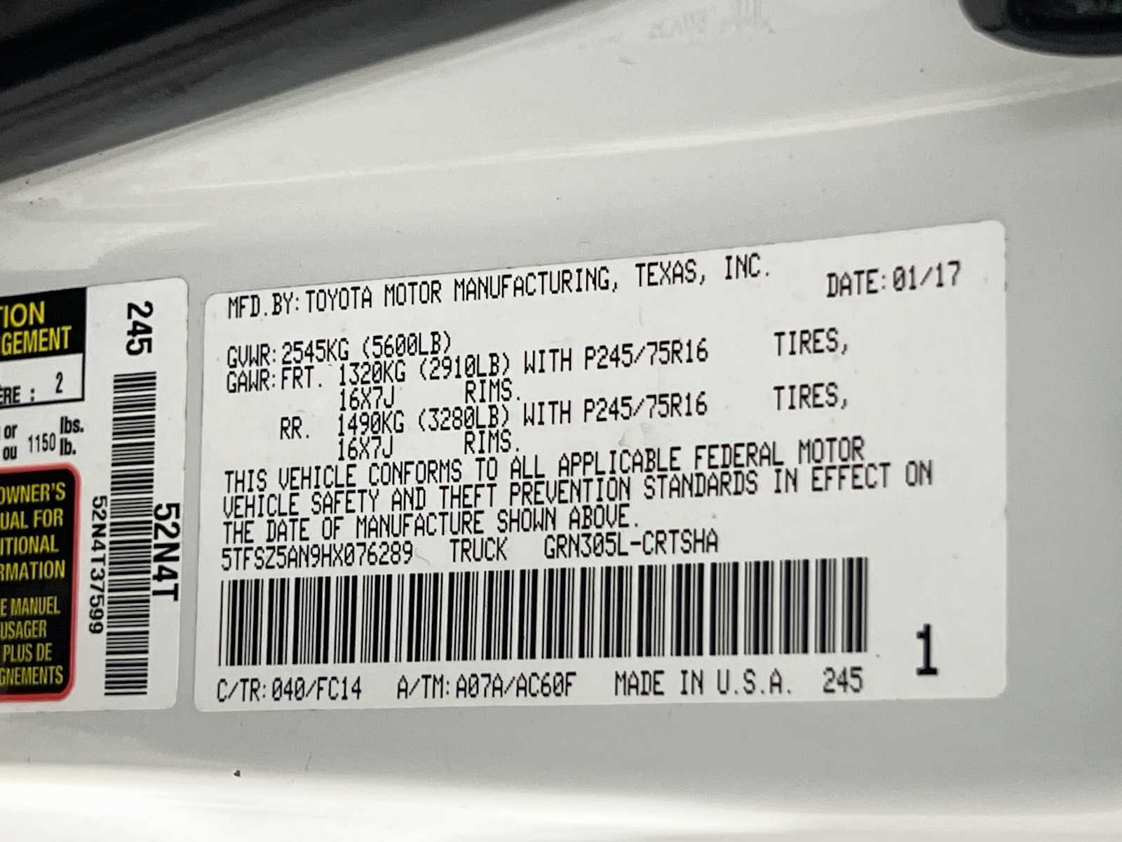 Used 2017 Super White Toyota SR5 image 31