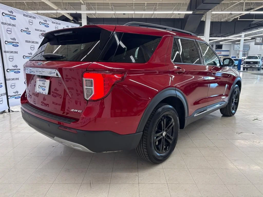 Certified Used 2023 Rapid Red Metallic Tinted Clearcoat Ford XLT image 8