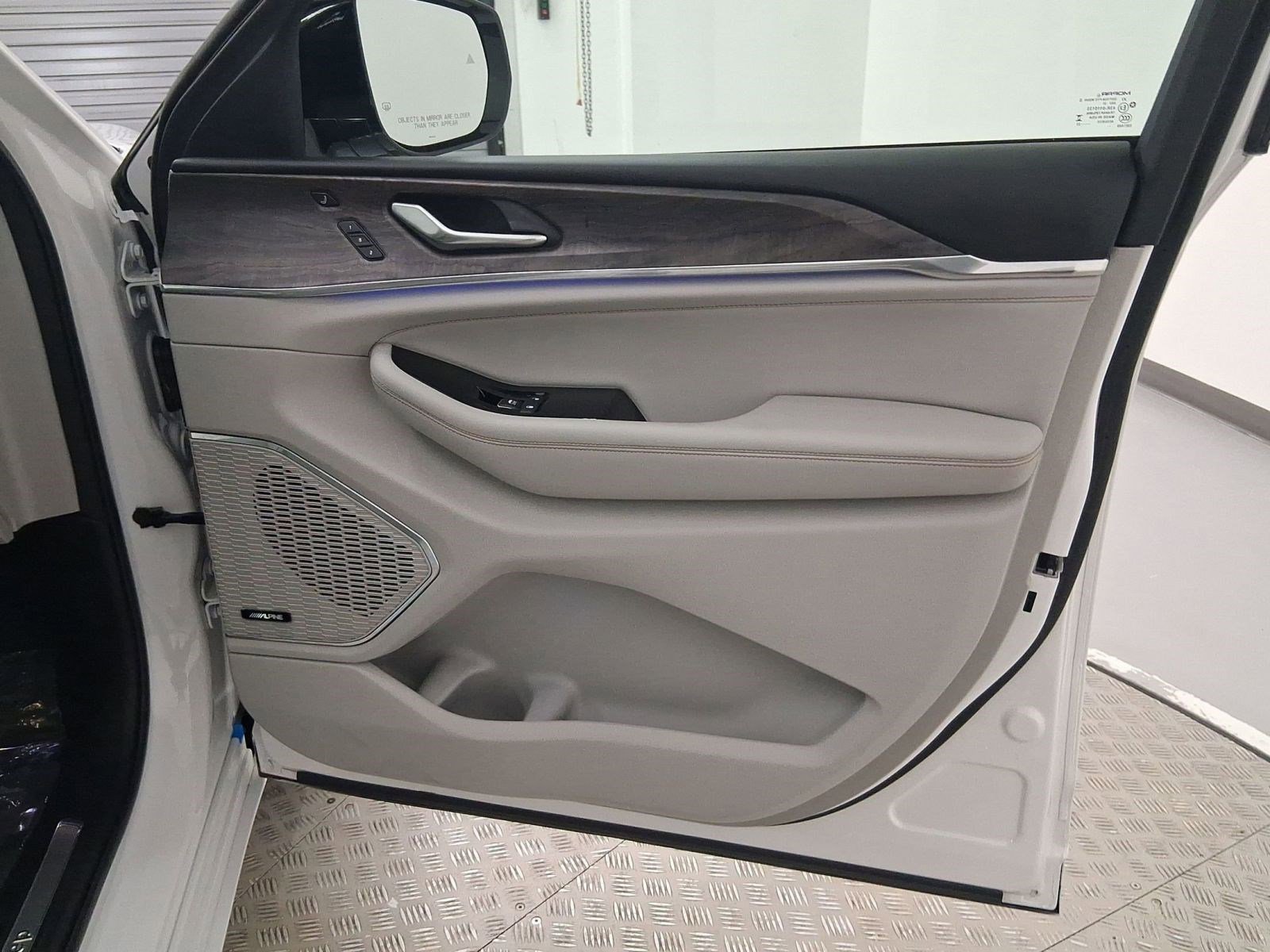 2023 Jeep Grand Cherokee Overland - Photo 35