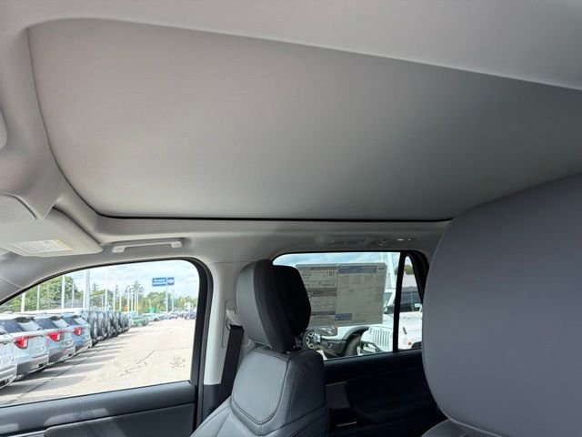 New 2027 Star White Metallic Tri-Coat Ford Active image 16