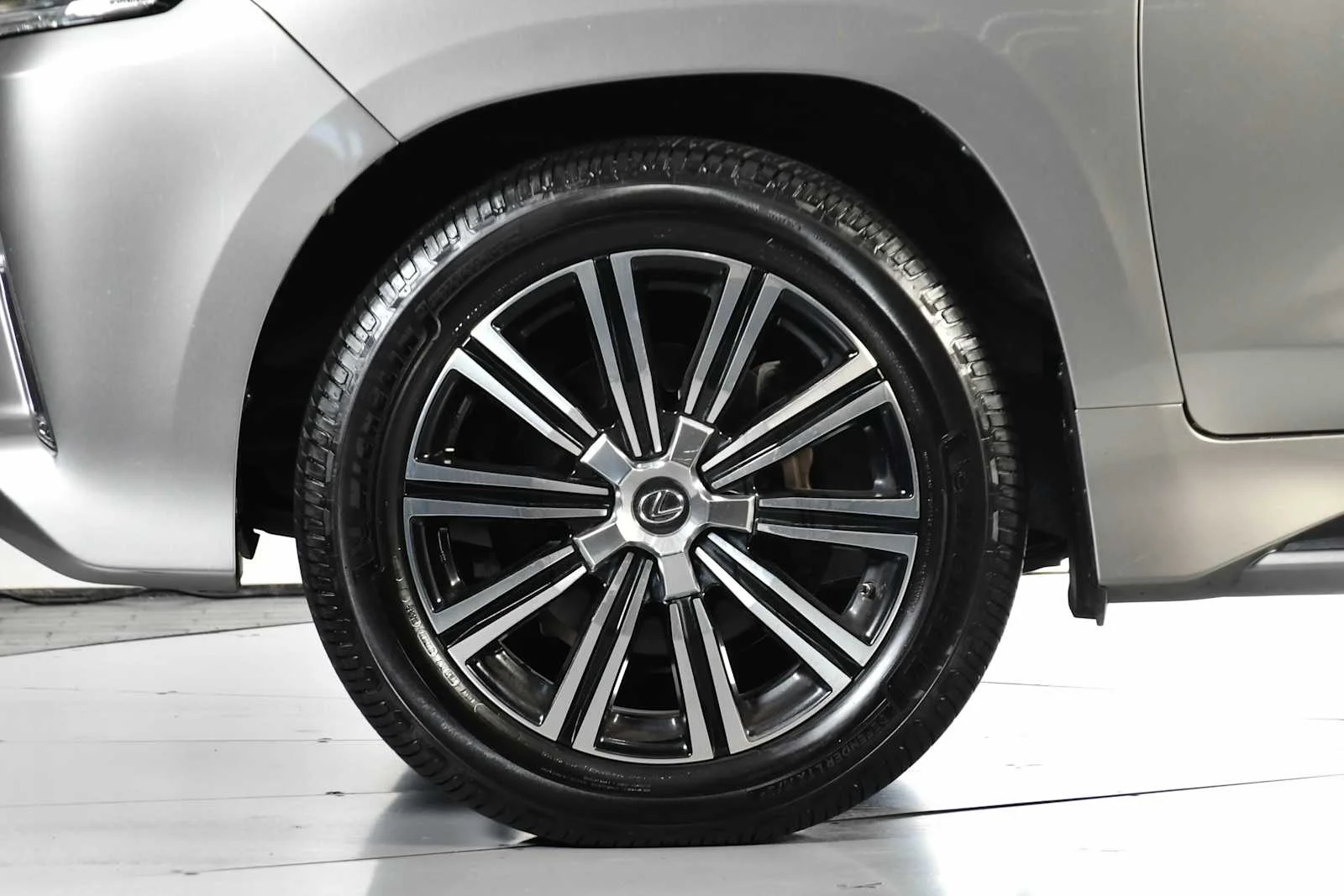 Used 2018 Atomic Silver Lexus  image 12