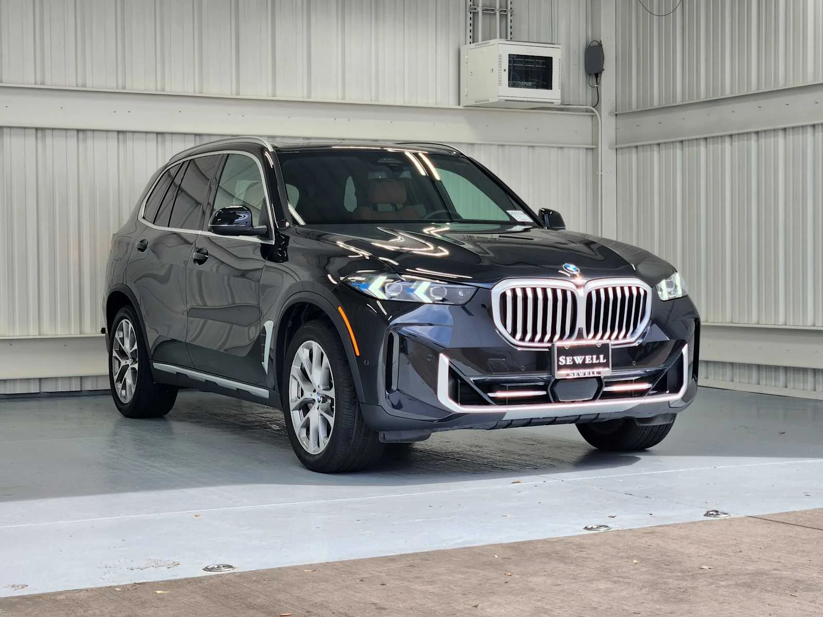 Certified Used 2024 Black Sapphire Metallic BMW xDrive40i image 2
