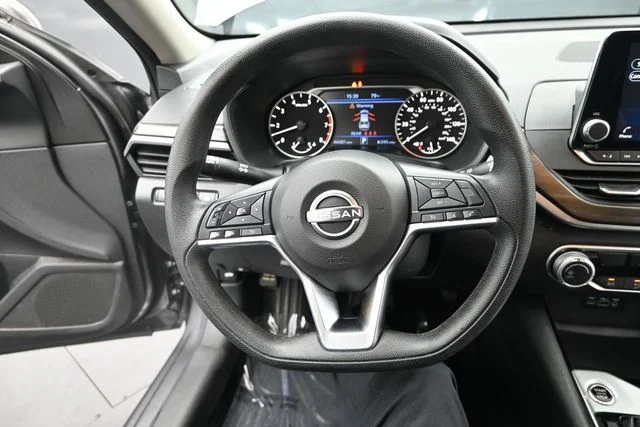 Used 2024 Gun Metallic Nissan 2.5 SV image 15