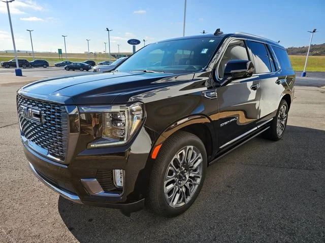 2024 GMC Yukon Denali Ultimate - Photo 6