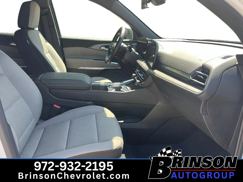 Used 2026 Summit White Chevrolet LT image 4