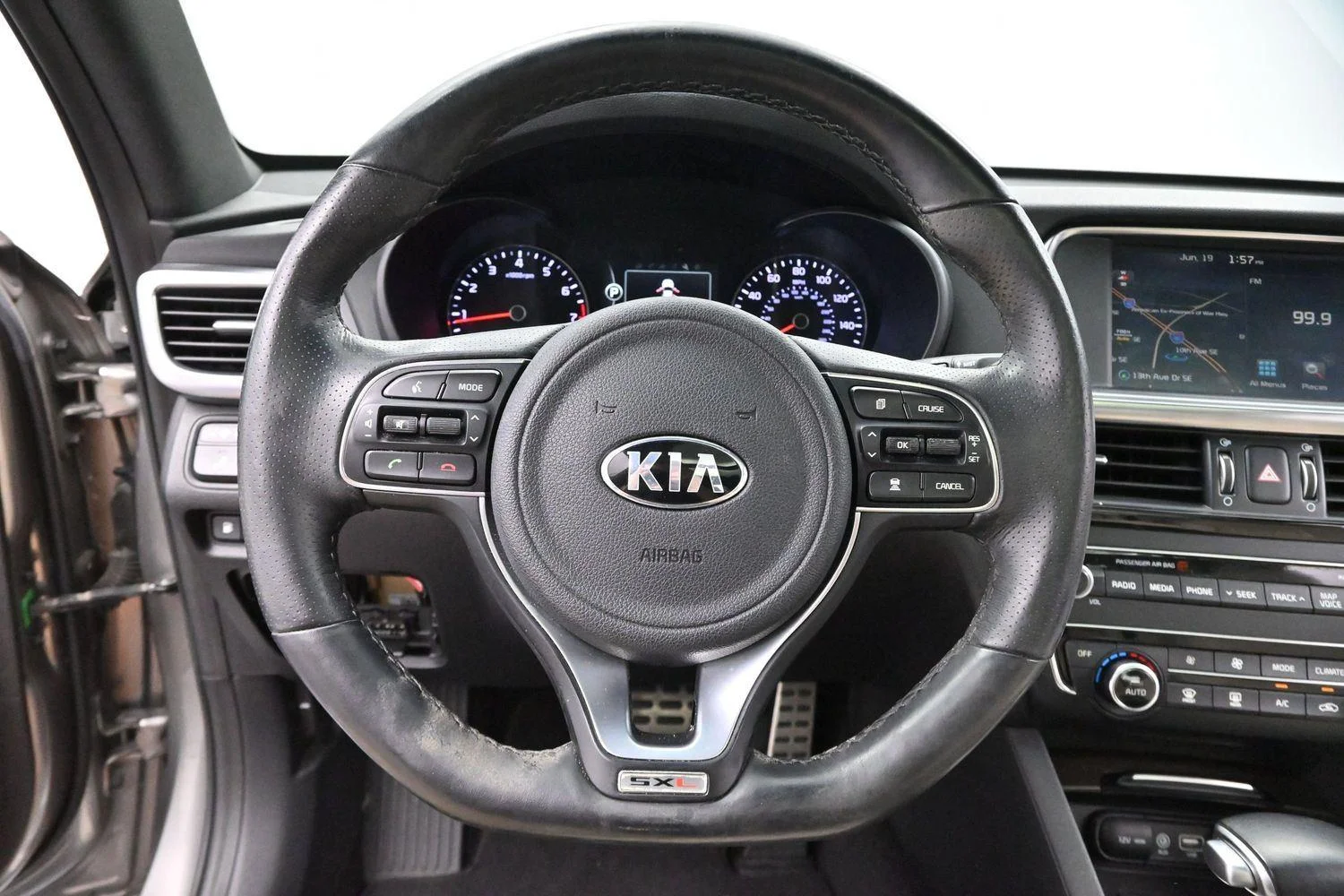 Used 2016 Titanium Silver Kia SXL Turbo image 15