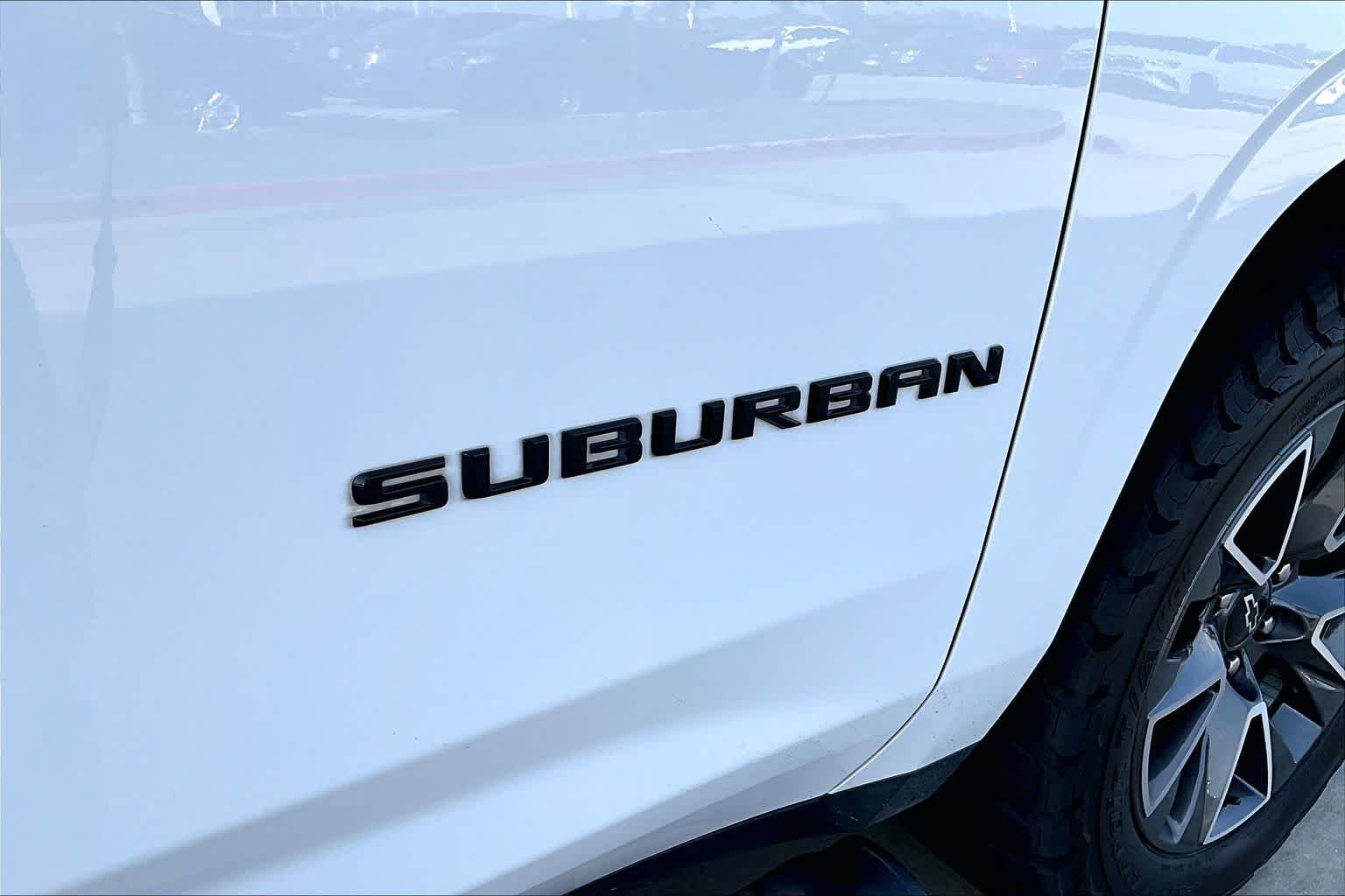 Used 2023 Summit White Chevrolet Z71 image 28