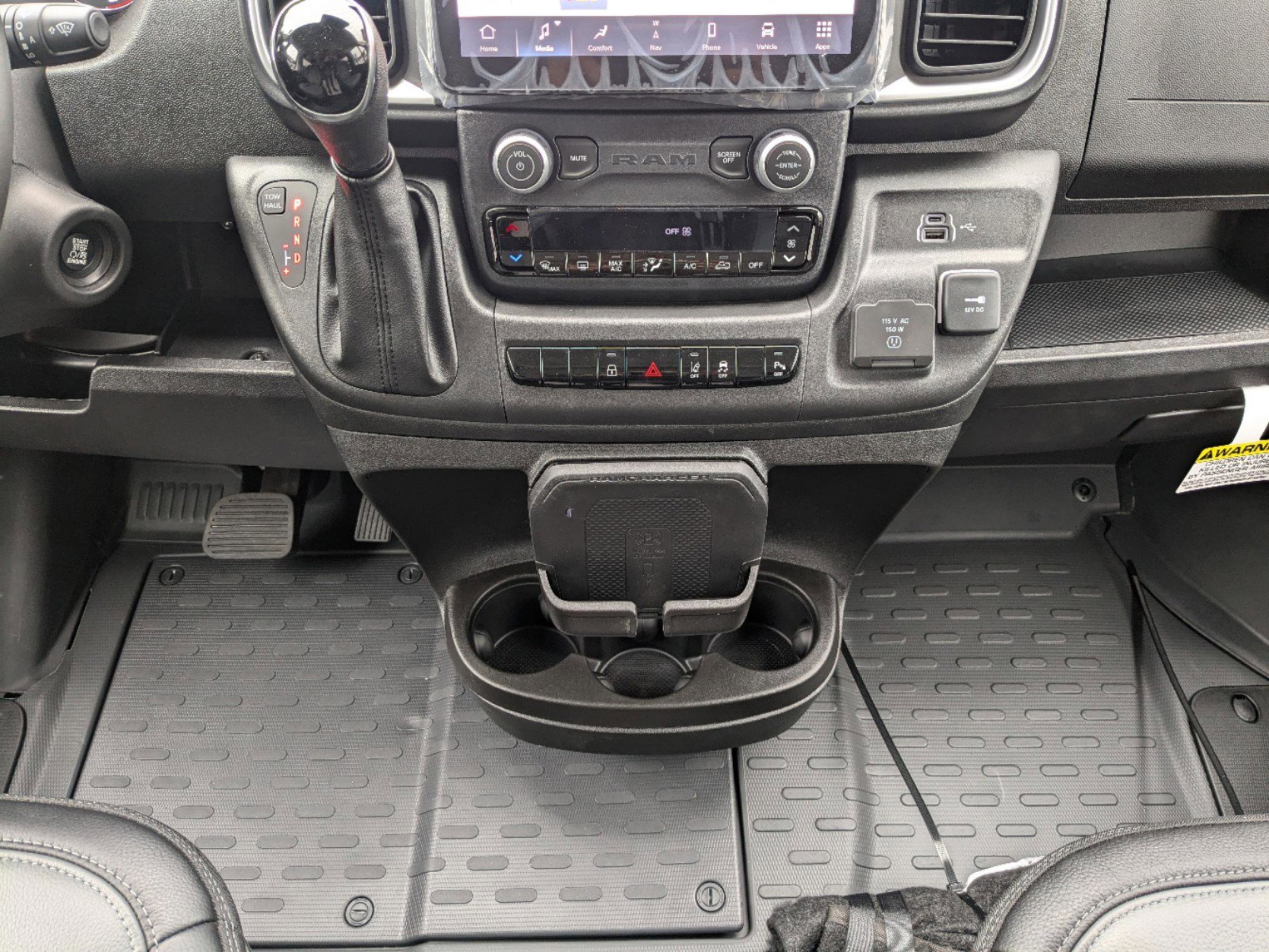 2025 RAM ProMaster Window Van Base - Photo 15
