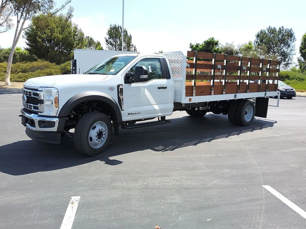 New 2026 Oxford White Ford XL image 3