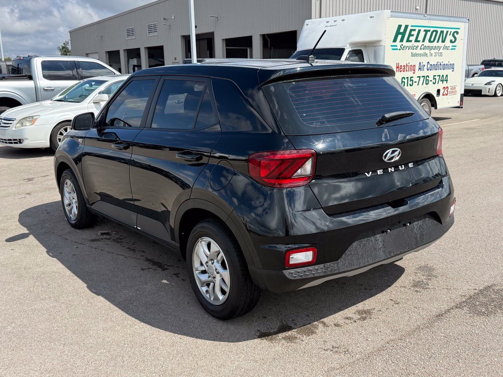 Used 2025 Black Hyundai SE image 21