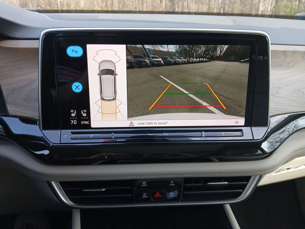 New 2026 White Volkswagen SE w/Technology image 19