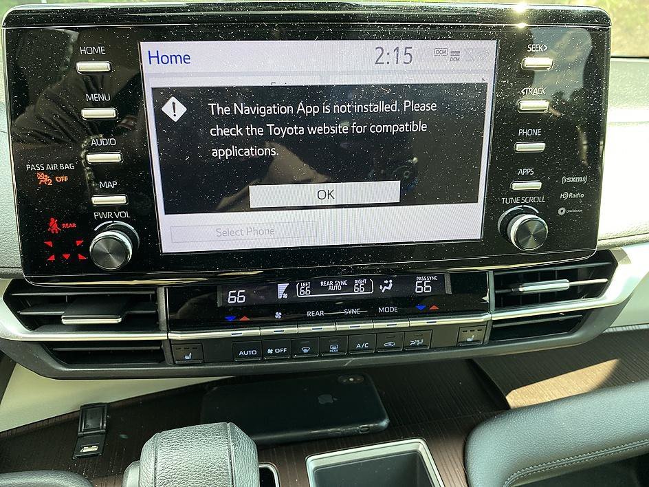 Used 2021 Blizzard Pearl Toyota XLE image 17