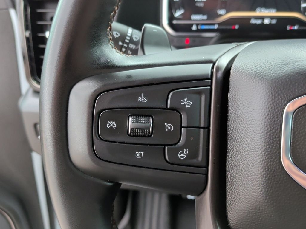 Used 2024 White GMC AT4 image 19