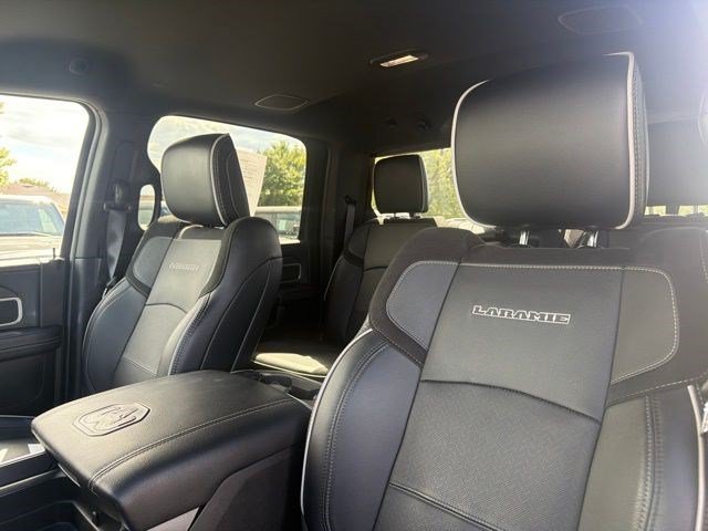 Used 2025 Granite Crystal Clearcoat Metallic Ram Laramie image 18