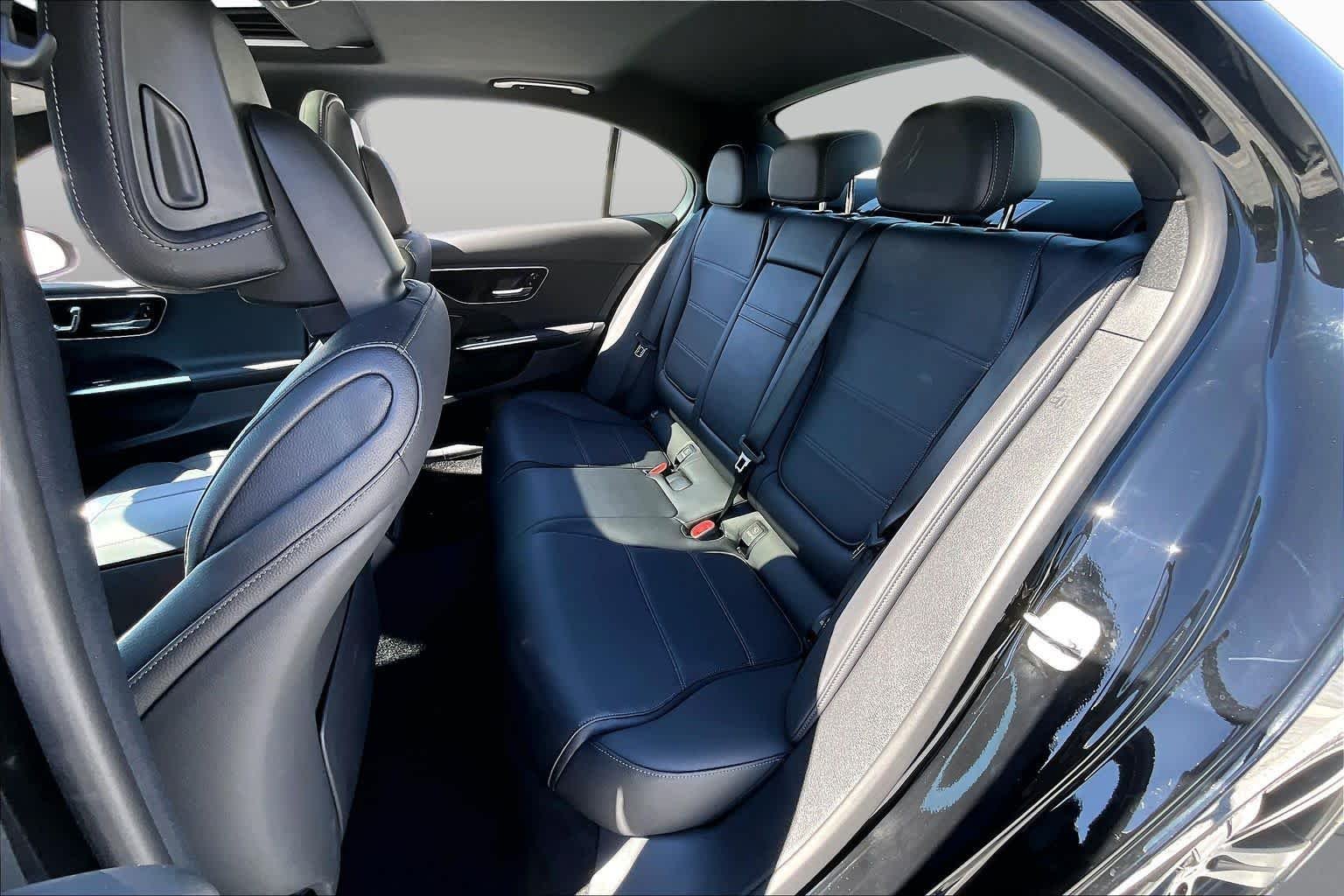 2025 Mercedes-Benz C-Class Sedan C 300 - Photo 21