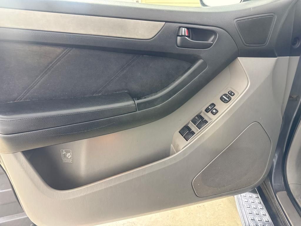 Used 2004 Gray Toyota Limited image 21
