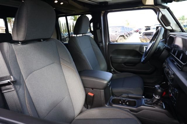 New 2025 Granite Crystal Metallic Clear-Coat Exterior Paint Jeep Willys image 19