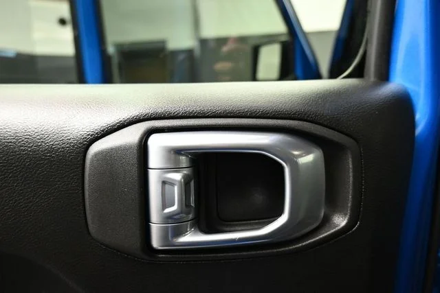Used 2024 Blue Jeep Sport S image 10