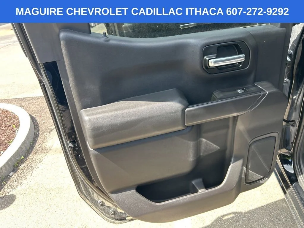 Used 2019 BLACK Chevrolet LT image 13