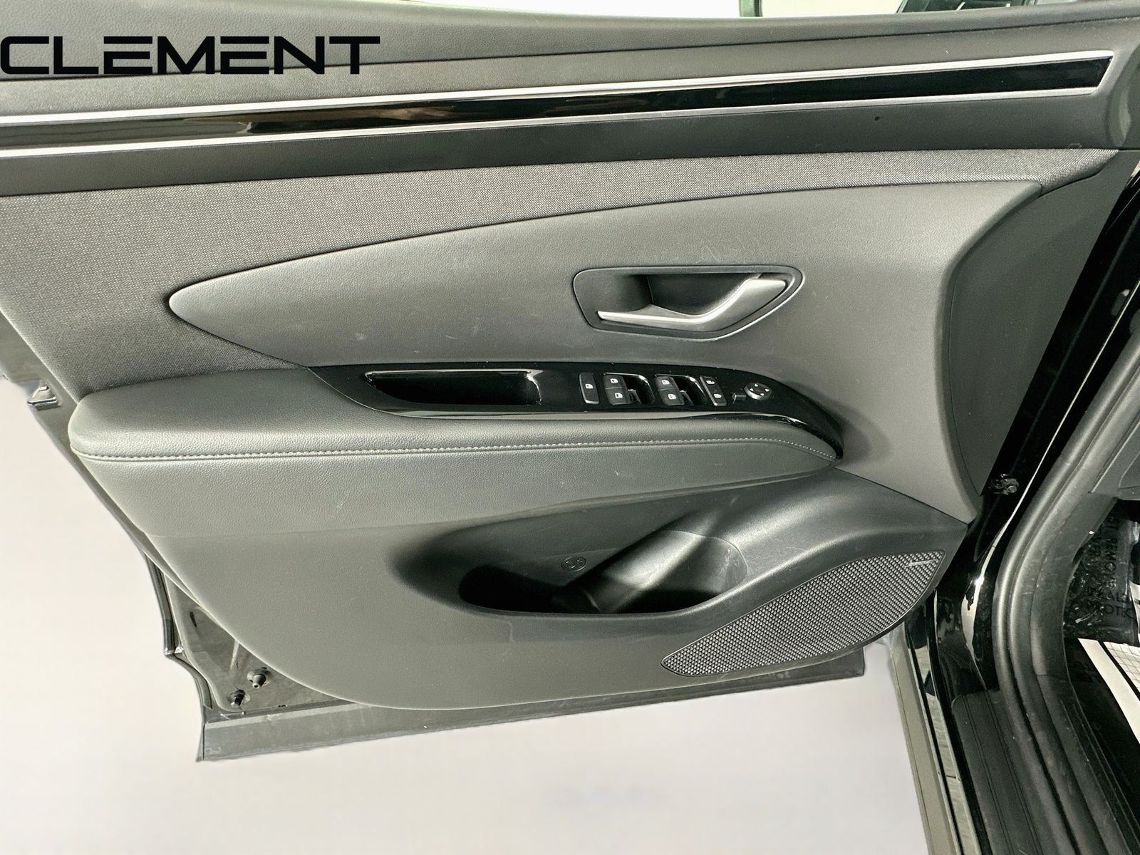 Certified Used 2022 Black Hyundai SEL image 28