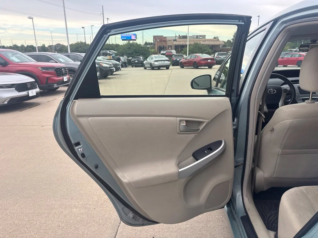 Used 2014 Beige Toyota Three image 30