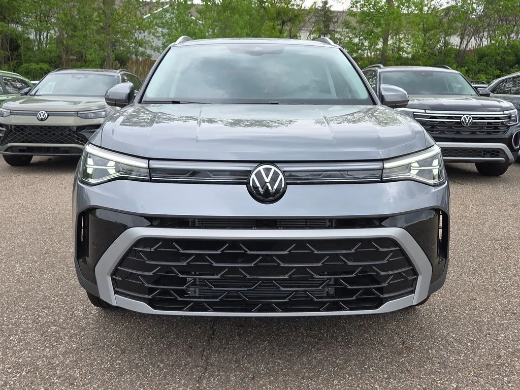 New 2026 Platinum Gray Metallic Volkswagen 1.5T SEL image 2