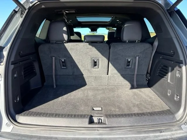 Used 2024 Sterling Metallic GMC AT4 image 21