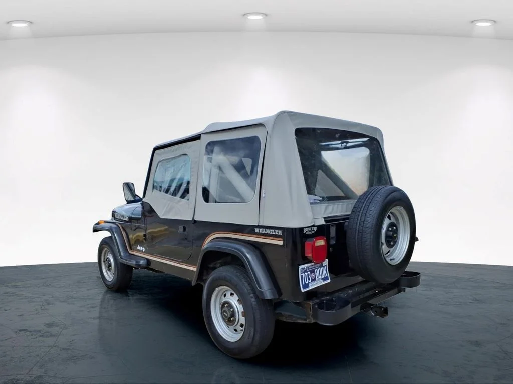 Used 1990 Black Jeep Base image 9