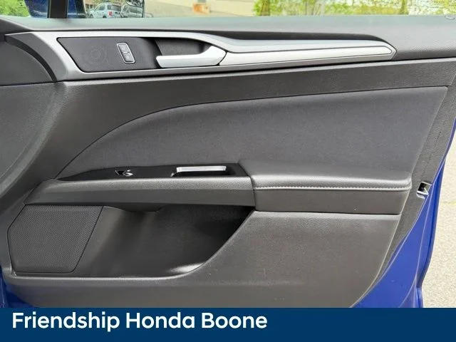 Used 2016 Blue Ford SE image 35