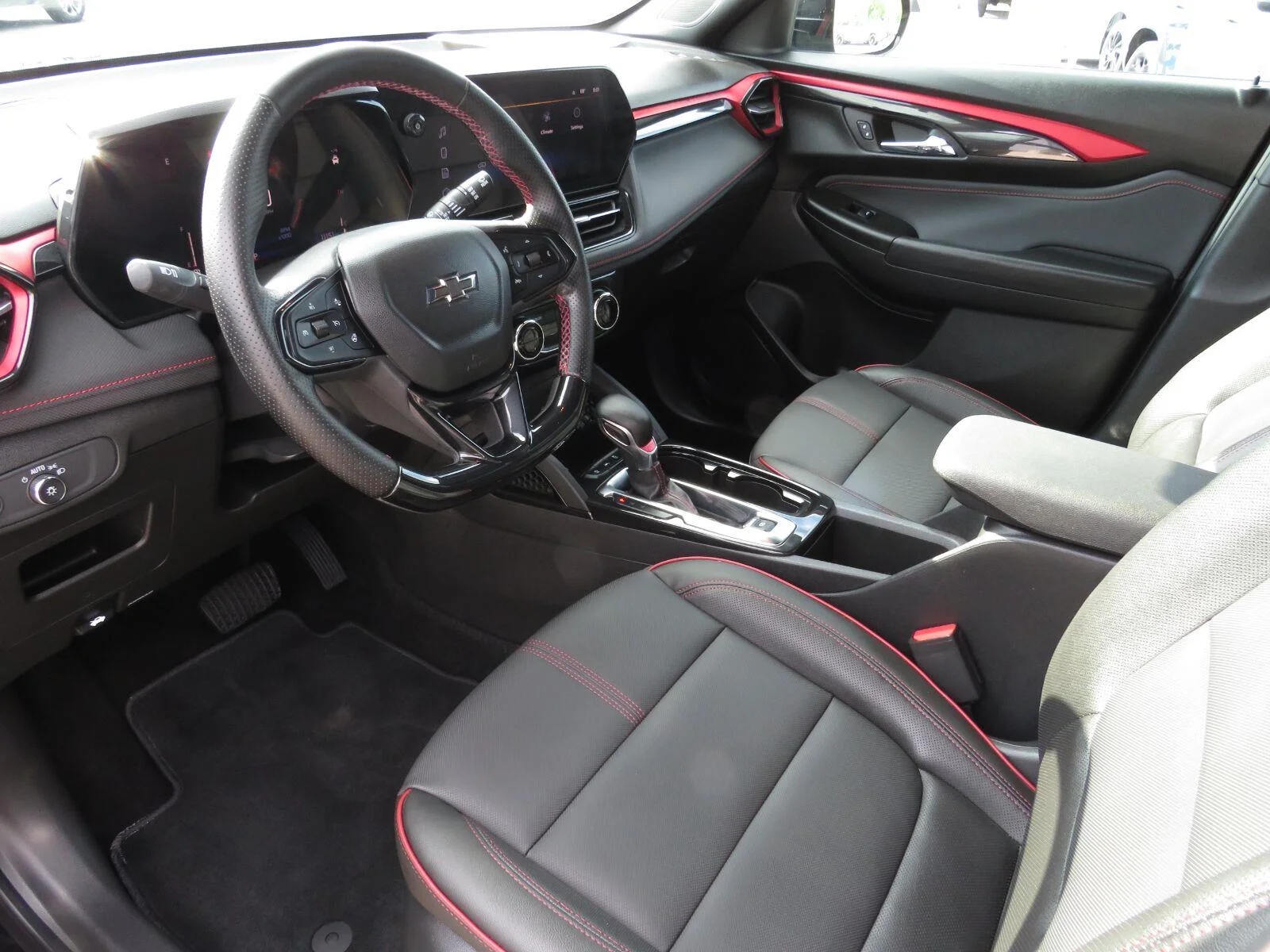 Used 2025 Mosaic Black Metallic Chevrolet RS image 21