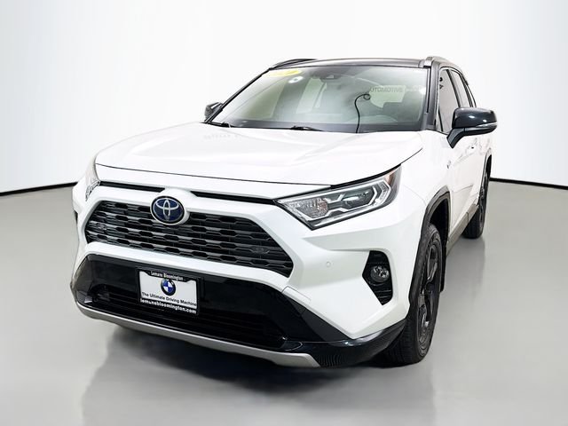 Used 2020 Blizzard Pearl Toyota XSE image 3