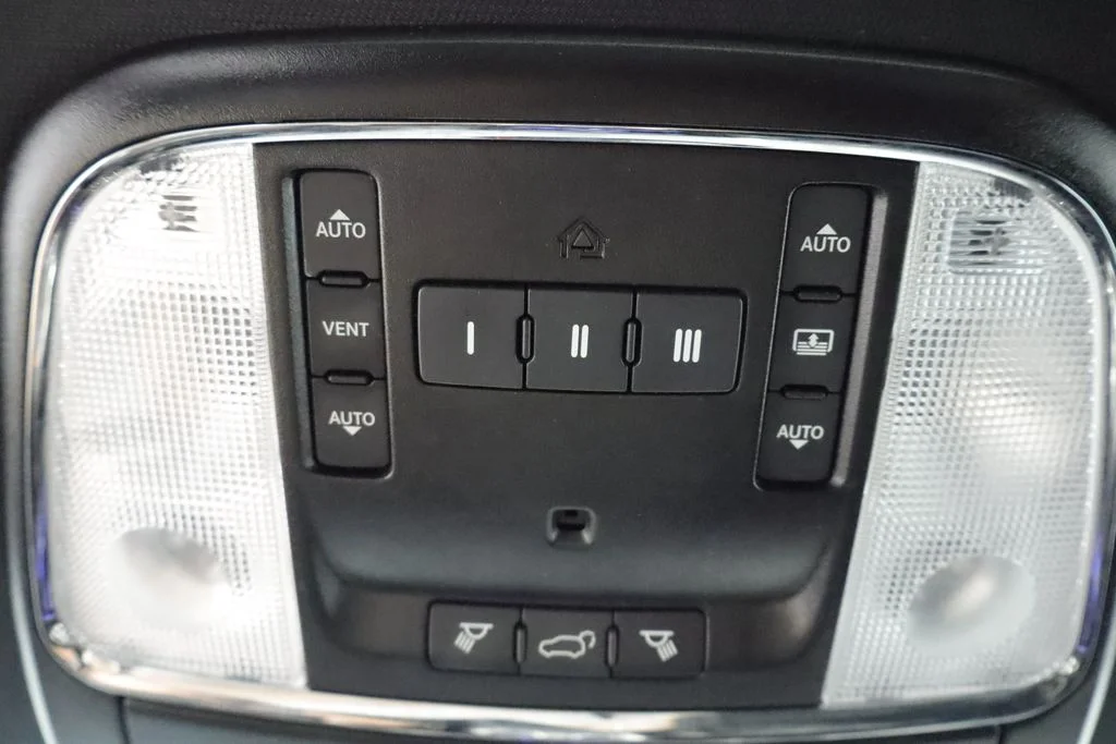 Certified Used 2020 White Jeep Overland image 36