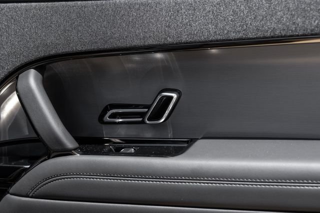New 2026 Charente Grey Land Rover Dynamic SE image 62