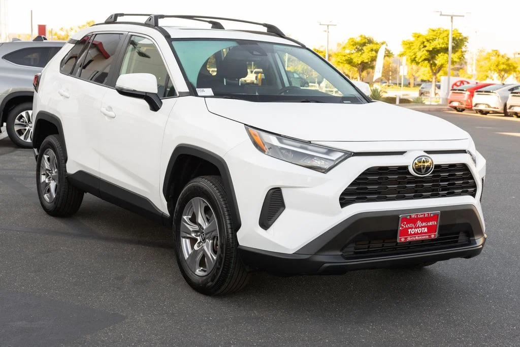 Used 2024 Ice Cap Toyota XLE image 3