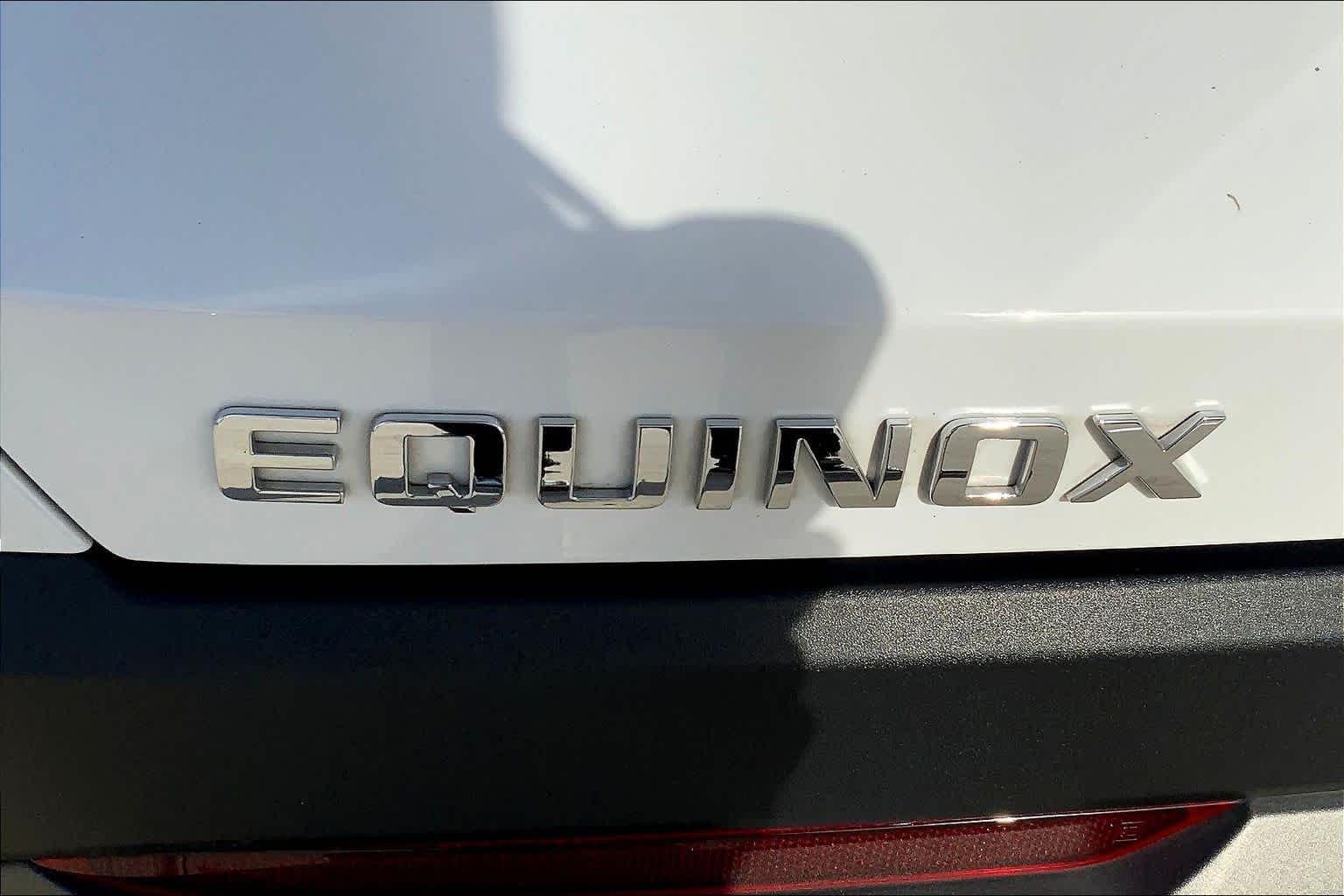 Used 2026 Summit White Chevrolet FWD LT image 9