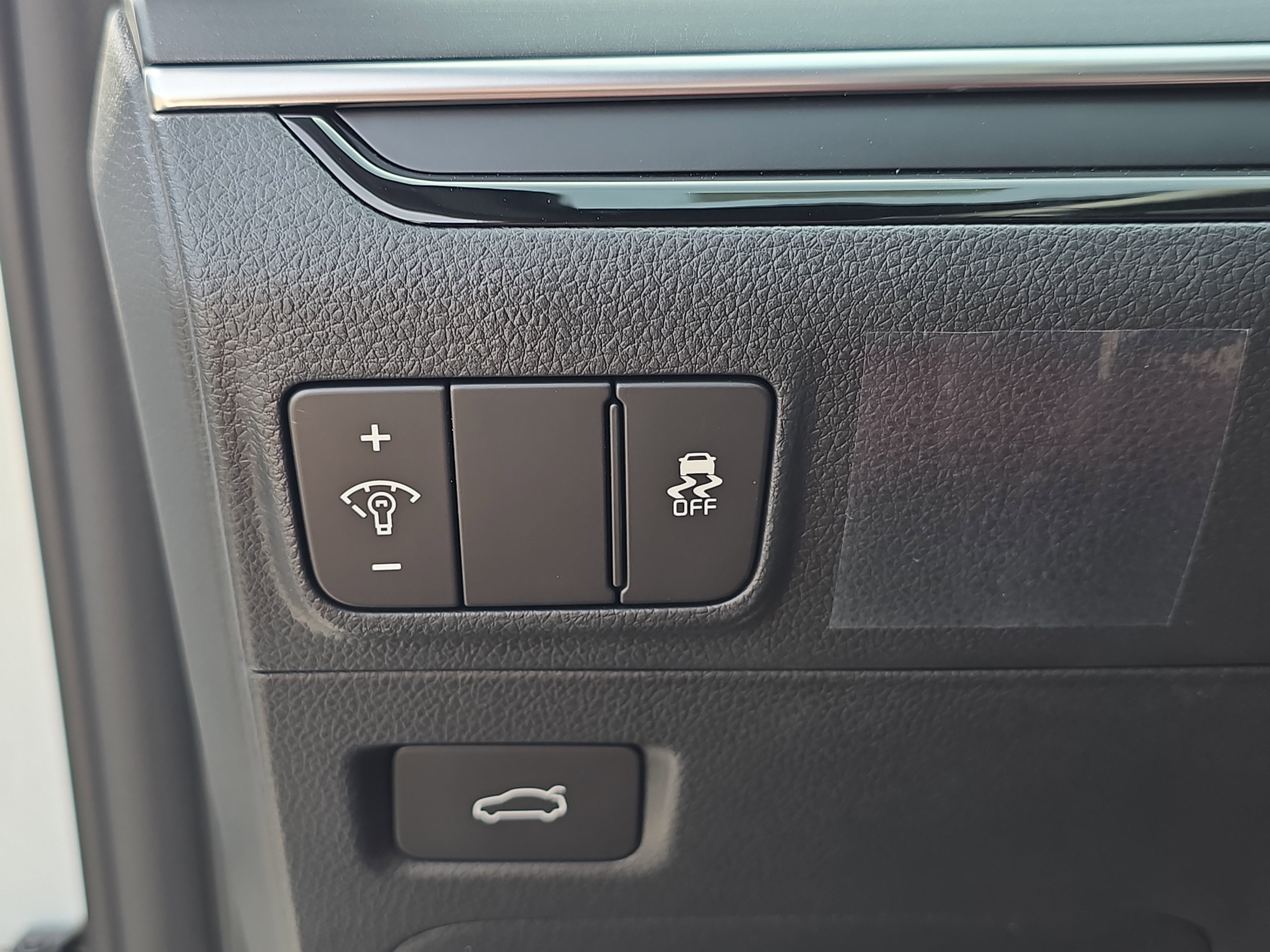 New 2026 Snow White Pearl Kia GT-Line FWD image 29