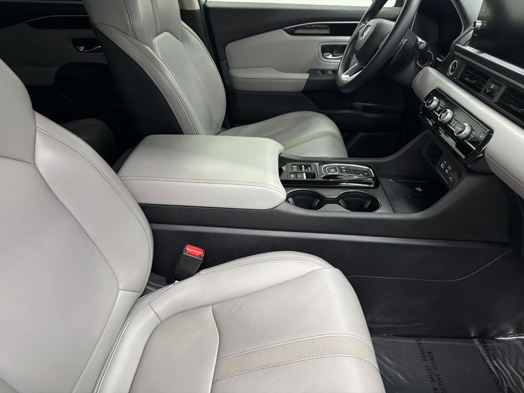 Used 2024 Silver Honda EX-L image 32
