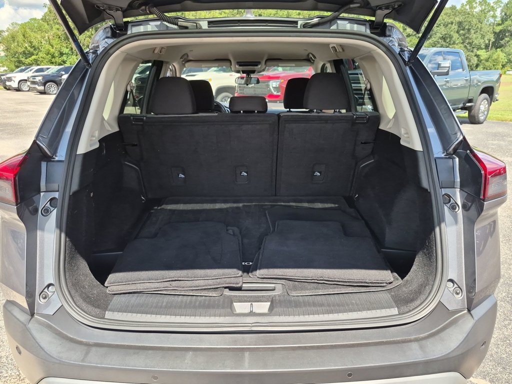 Used 2022 Gray Nissan SV image 27