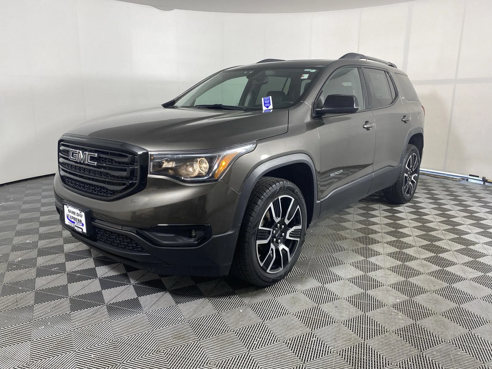Used 2019 Smokey Quartz Metallic GMC SLT image 3