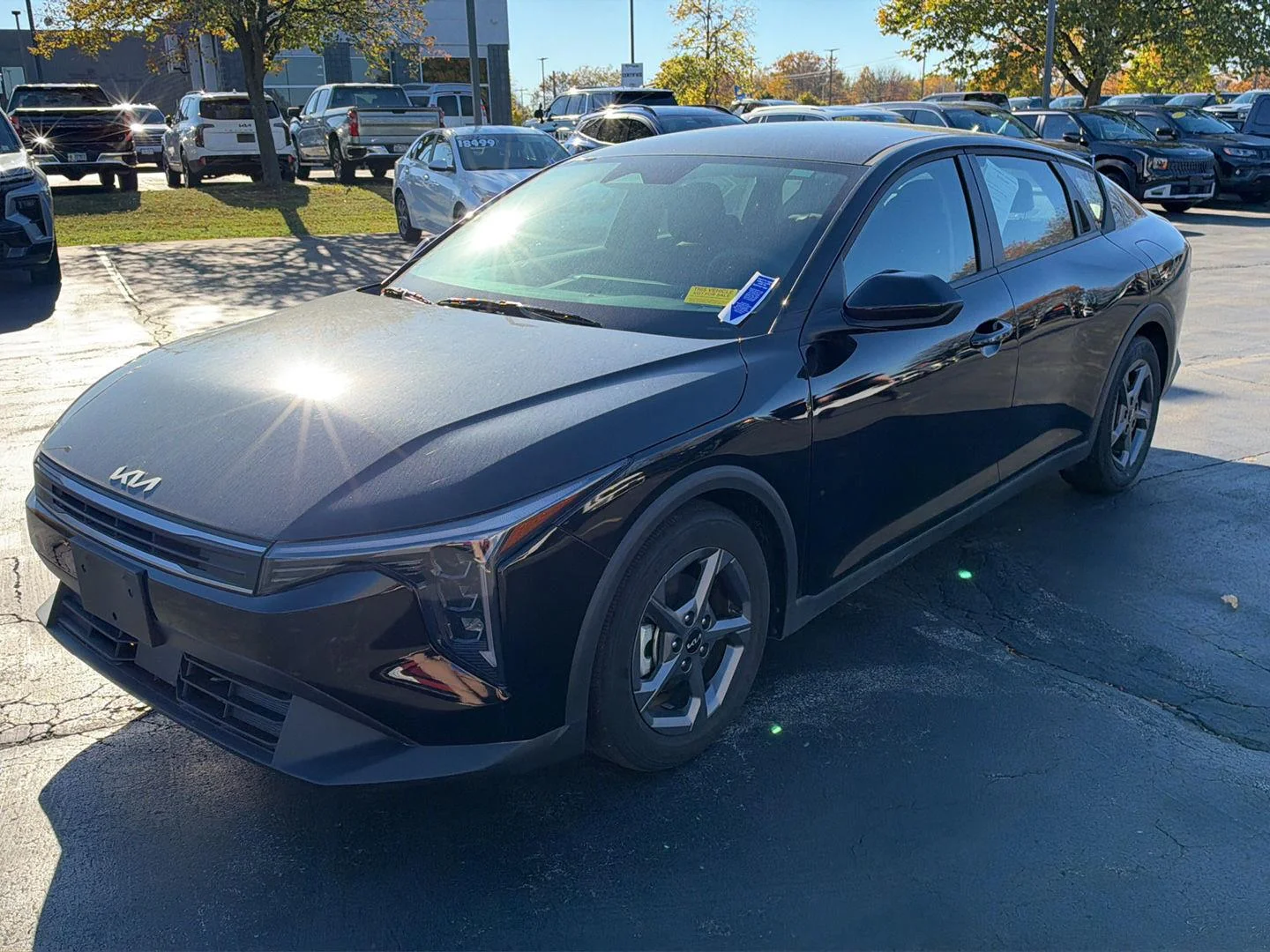 Used 2025 Aurora Black Pearl Kia LXS image 5