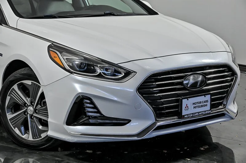 Used 2019 Hyper White Hyundai Limited image 2