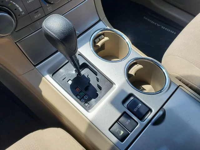 Used 2013 Red Toyota Base image 27