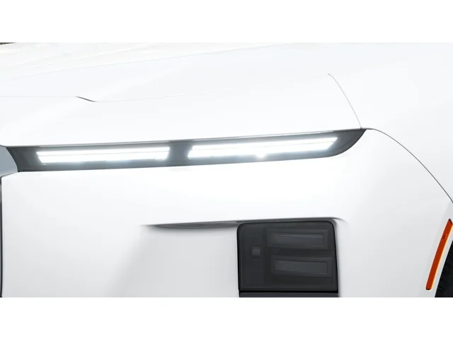 New 2027 Mineral White Metallic BMW 740i xDrive image 6