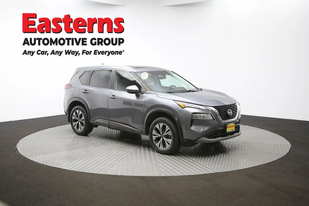 Used 2022 Gray Nissan SV image 47